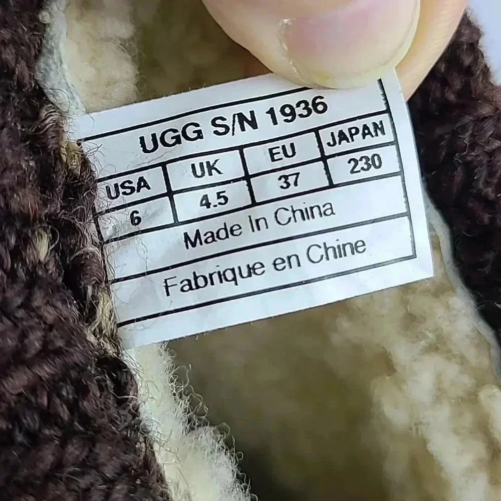 Ugg Australia Skylair 1936 leather boot with sheepskin lining